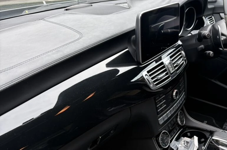    BENZ CLS ダッシュボード補修張替   