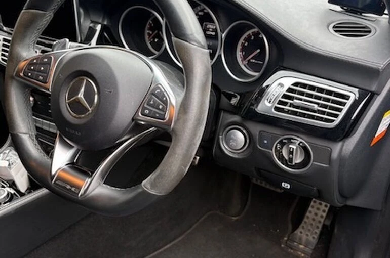    BENZ CLS ダッシュボード補修張替   